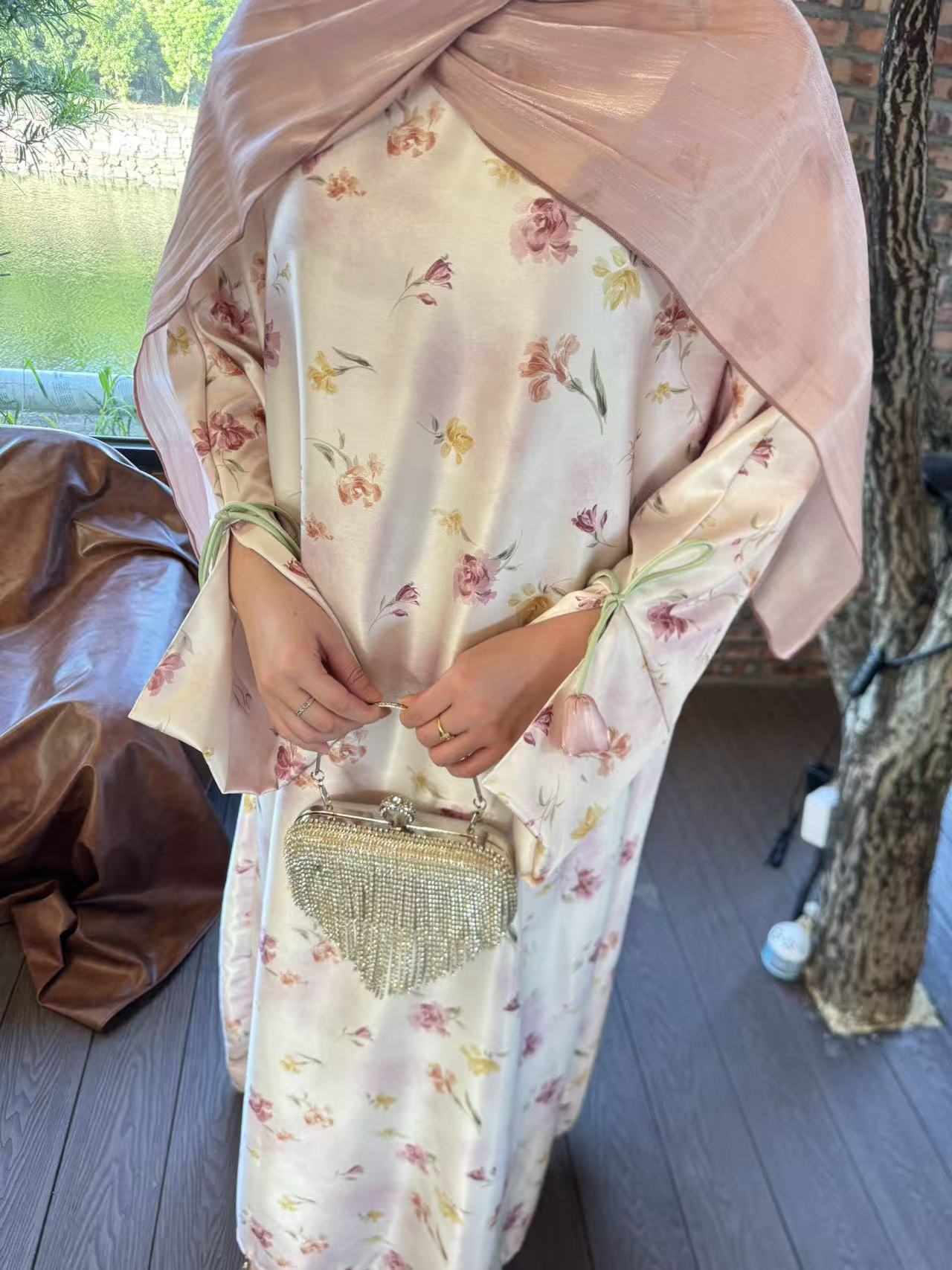 LY21 Tulip 3D floral printed satin abaya, loose-fit dress, Arabic romantic printed dress, high-end satin dress, and printed abaya