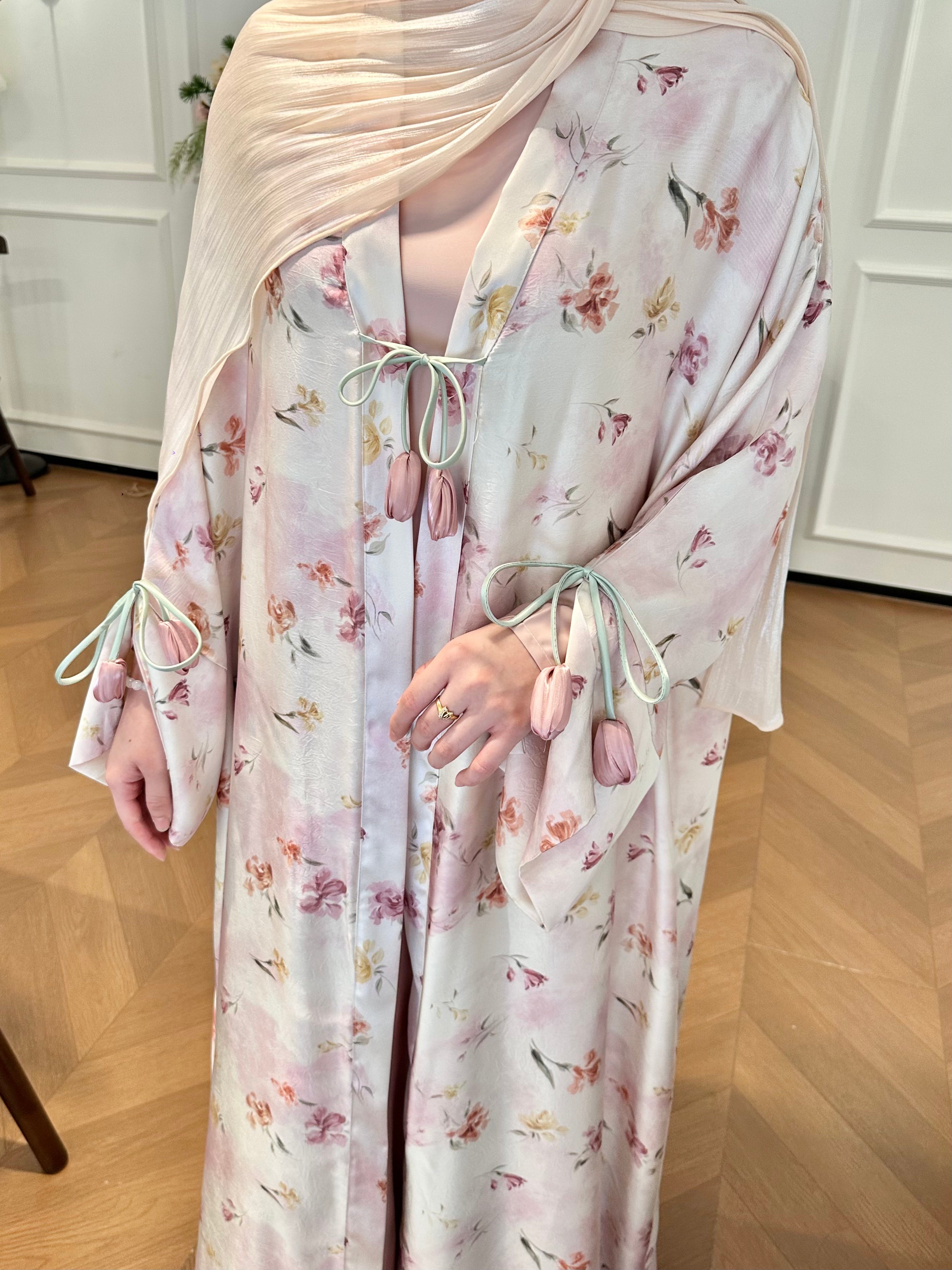 LY22 TWO-PIECE Tulip 3D floral printed satin abaya, loose-fit dress, Arabic romantic printed dress, high-end satin dress, and printed abaya