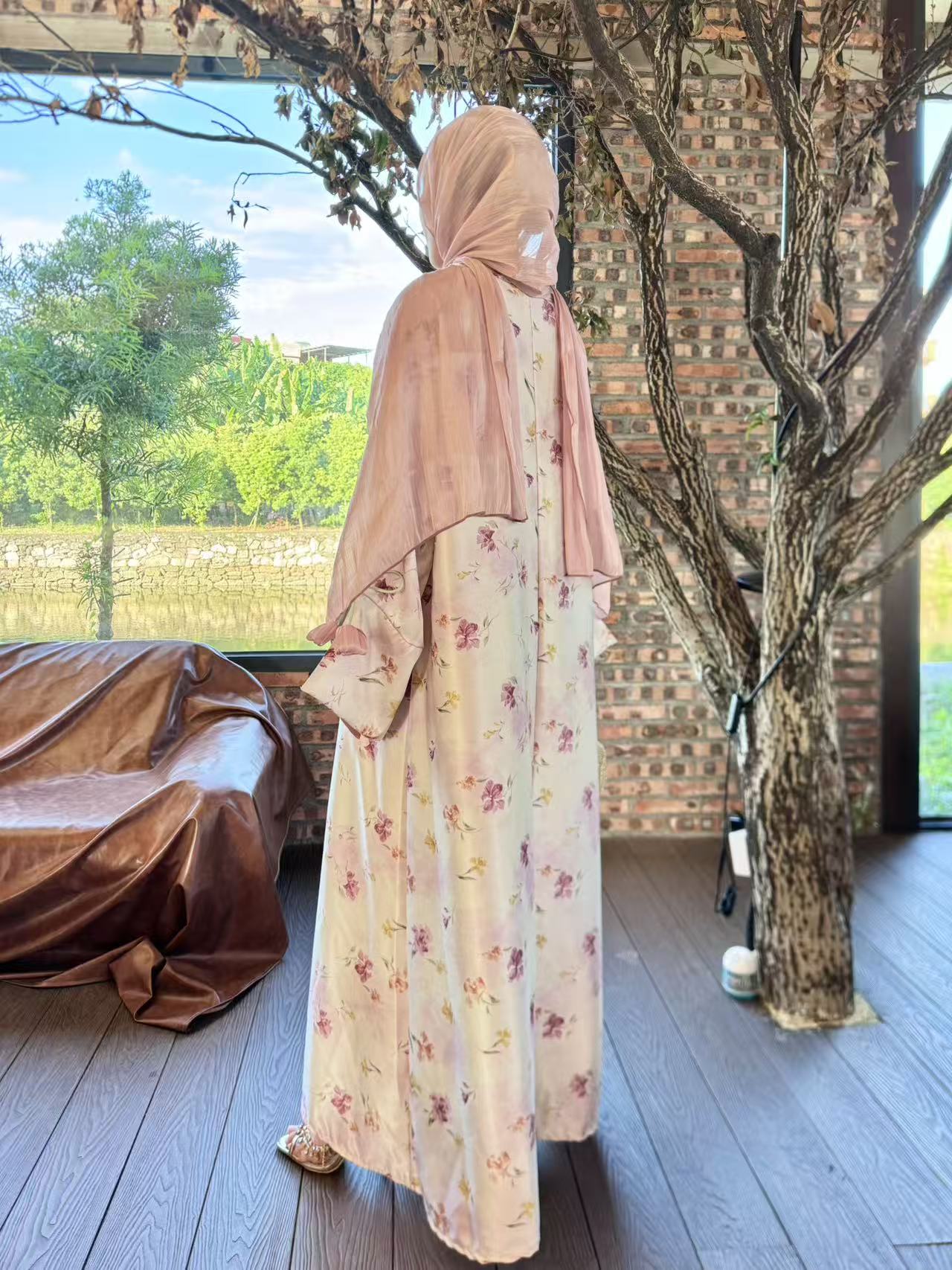 LY21 Tulip 3D floral printed satin abaya, loose-fit dress, Arabic romantic printed dress, high-end satin dress, and printed abaya