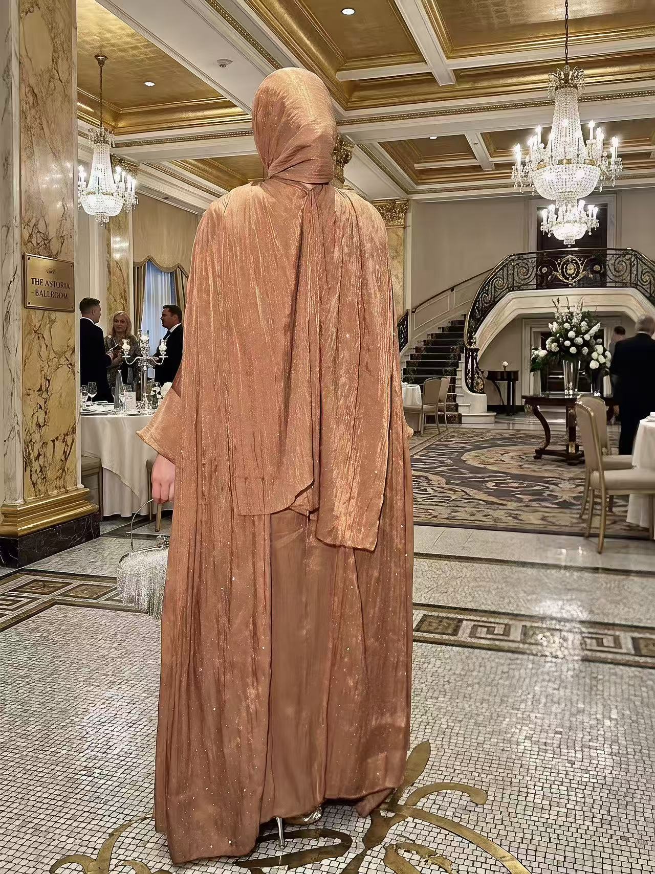 #LY30Elegant Pleated Cape Long Robe, Fashion Reflective Fabric Evening Gown, Suitable for Various Parties and Celebrations, Muslim Women's Dress